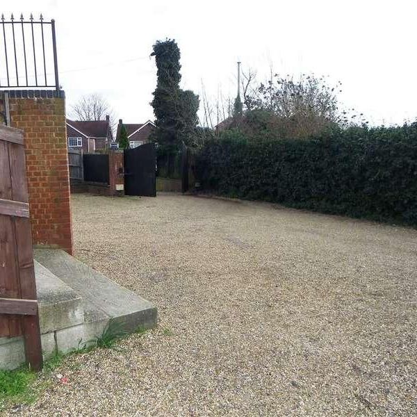 Broom Hill Road, Rochester, ME2 - Photo 1