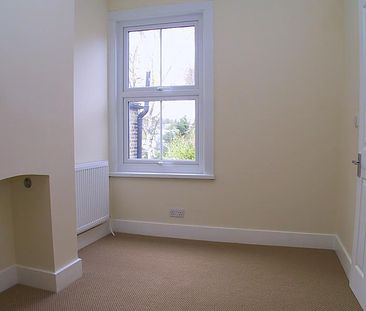 2 bedroom Semi-Detached House to let - Photo 3