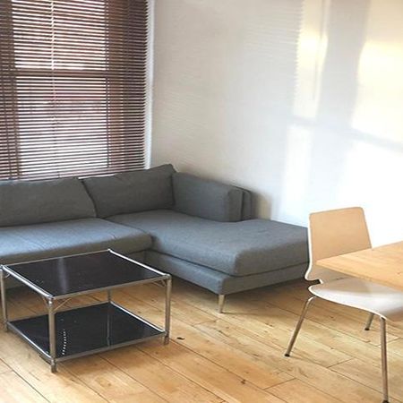 Good size 1 bed located in the heart of Camden mins to tube and shops - Photo 3