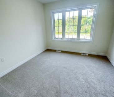 For Lease - 2876 Albatross Way, Pickering, Ontario - Photo 3