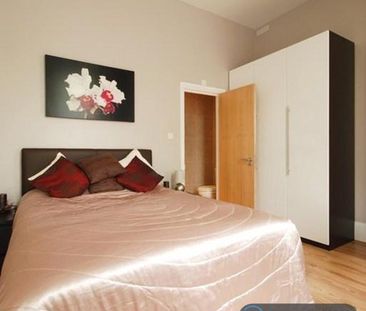 3 bedroom flat to rent - Photo 2