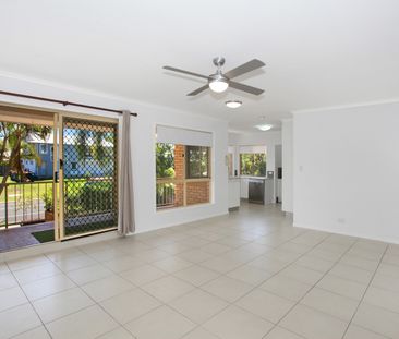Coastal Living in the Heart of Mooloolaba - Photo 1