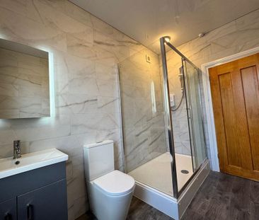 3 bedroom flat to rent - Photo 3