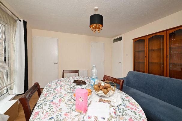 3 bedroom end of terrace house to rent - Photo 1