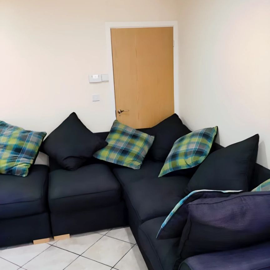 6 Bedroom 6 Bathroom - Photo 1