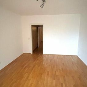 Schöne 1 Zimmer Wohnung mit Lift in top Lage - Photo 1