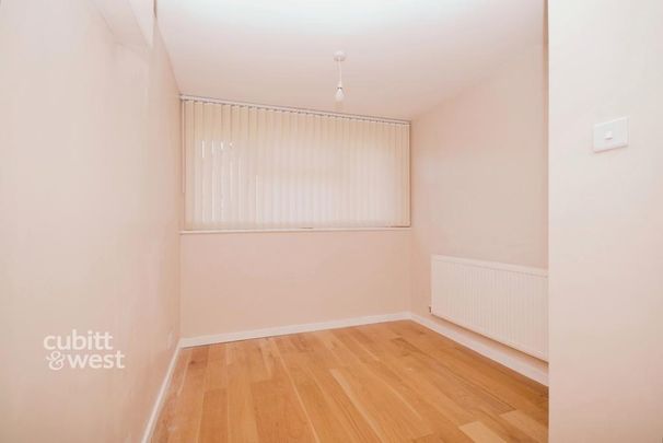 3 bedroom end of terrace house to rent - Photo 1