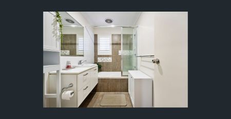 3 BEDROOMS! NEAR NORTH LAKES! - Photo 3