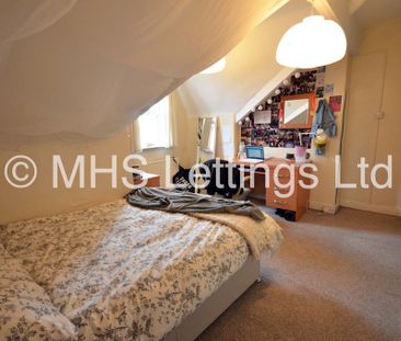 6 Bedroom Mid Terraced House for rent in Hartley Crescent - Photo 2