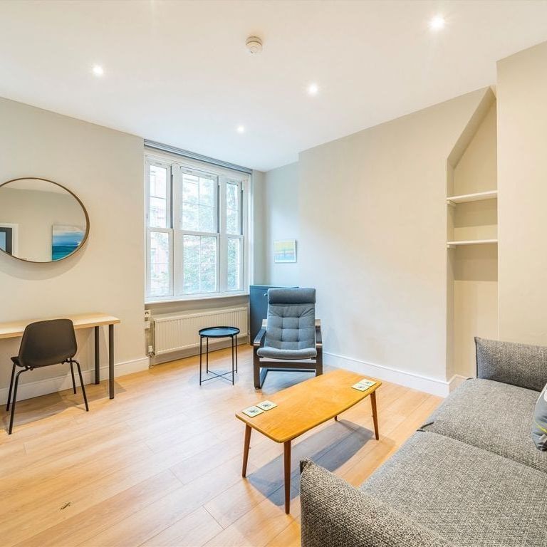 Tooley Street - Photo 1