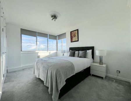 3 bedroom flat to rent - Photo 4