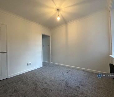 2 bedroom semi-detached house to rent - Photo 3