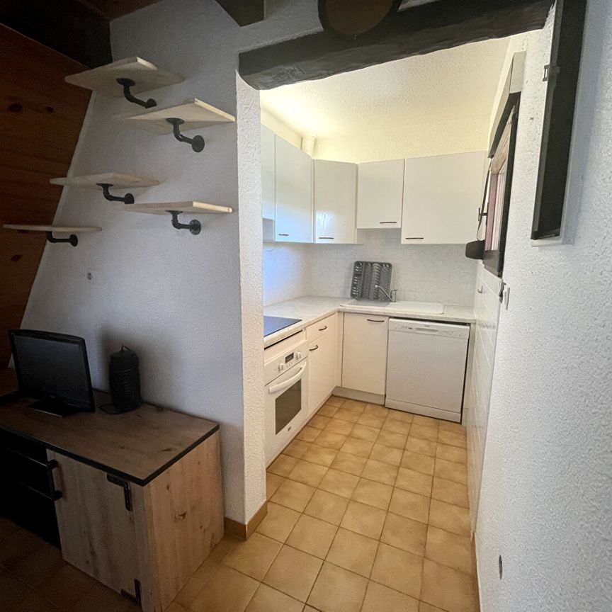Pavillon T3 meublé à louer de 43.30 M2 avec terrasse , jardinet,+ 1 stationnement à Sausset-les-Pins, - Photo 1
