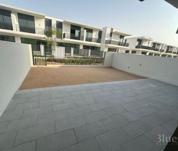 Sleek Type | Centre Kitchen | Multiple Options - Photo 5