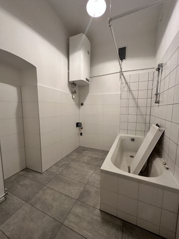 ERSTBEZUG nach Teil-Sanierung – 3-Zimmer-Altbauwohnung mit separater, geräumiger Küche gegenüber direkt am Hasnerplatz im Grazer Bezirk Geidorf– 3er-WG geeignet - Photo 2