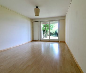 Bel appartement spacieux de 4.5 pièces (2 chambres) avec jardin et ... - Foto 2