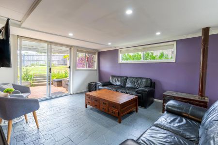 LOVELY 3 BEDROOM HOME - Photo 3