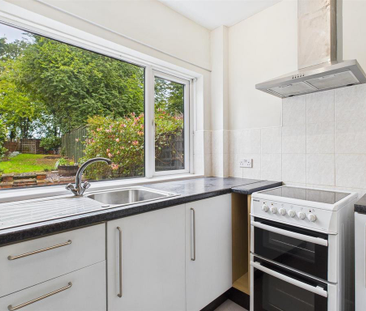 2 bedroom terraced house to rent - Photo 2
