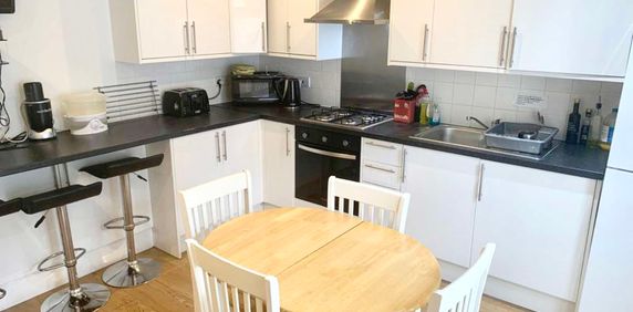 Mount Road Room 1 - Photo 2