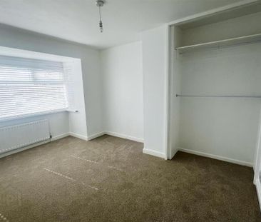 1 Woodford Grange, Bangor, BT19 6ZA - Photo 2