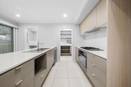 Stunning Family Home - Photo 4
