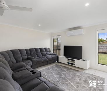 FANTASTIC CLEVELAND LOCATION - 4 BEDROOMS PLUS STUDY - Photo 1