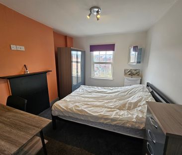 6 Bed Student Accommodation - Photo 4
