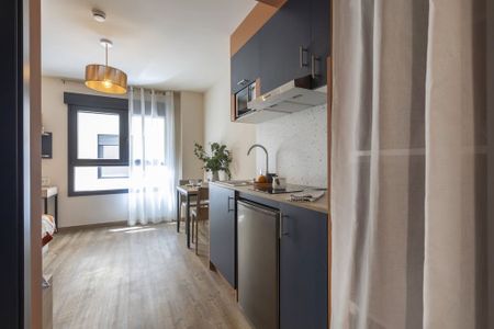 Carrer de lArquitecte Alfaro, Valencia, Valencian Community 46011 - Photo 5