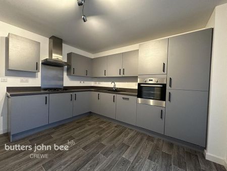 3 bedroom semi-detached house to rent - Photo 4