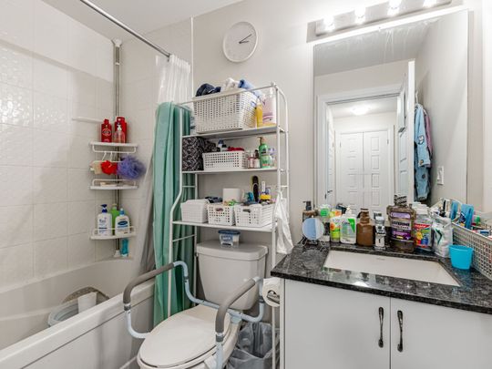 For Lease - 713 Lawrence Avenue Unit# 5, Toronto, Ontario - Photo 1