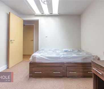 4 bedroom apartment to rent - Photo 2