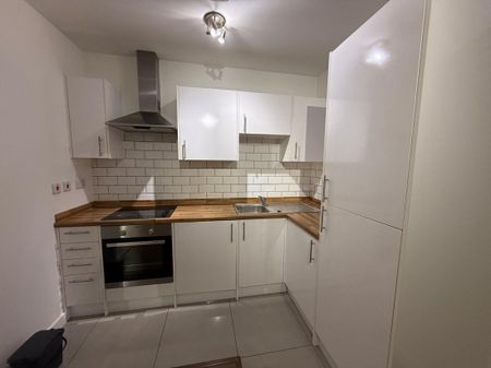 PETERBOROUGH - Photo 4