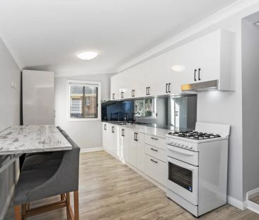 Picture Perfect and Fully Renovated Cottage - Photo 5