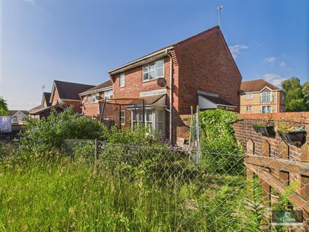 Lyon Close, Maidenbower - Photo 2