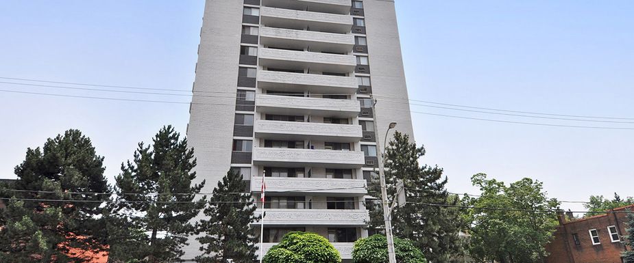 Mount Pleasant Tower | 411 Eglinton Avenue East, Toronto - Photo 1