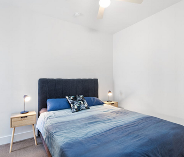 Modern Apartment Living in the Heart of St Clair - Photo 5