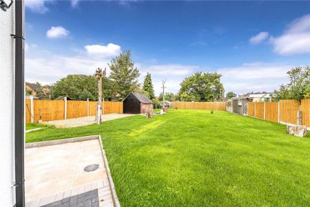 4 bedroom detached house to rent - Photo 2
