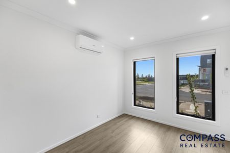27 Illustration Avenue, Mambourin VIC 3024 - House For Rent | Domain - Photo 5