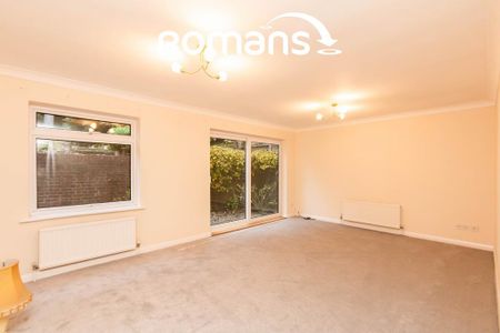 4 bedroom detached house to rent - Photo 2