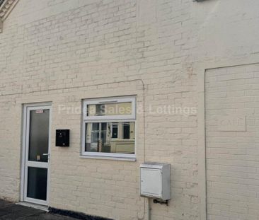 3 bedroom terraced house to rent - Photo 3