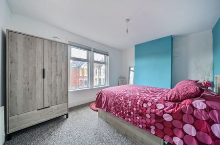 3 bedroom semi-detached house to rent - Photo 3