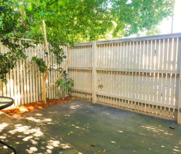 One-Bedroom Apartment with Private Courtyard - Photo 2