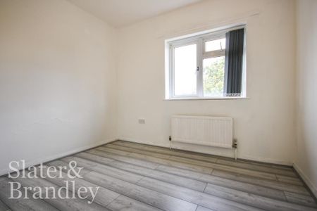 3 bedroom semi-detached house to rent - Photo 5