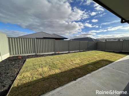 34 Gatley Circuit, Evanston South, SA 5116 - Photo 3