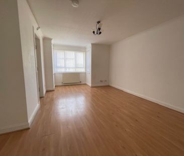 Price £1,000 pcm - Available Now - Unfurnished - Photo 5