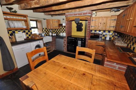 2 bedroom detached house to rent - Photo 5