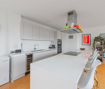 3 bedroom penthouse to rent - Photo 4