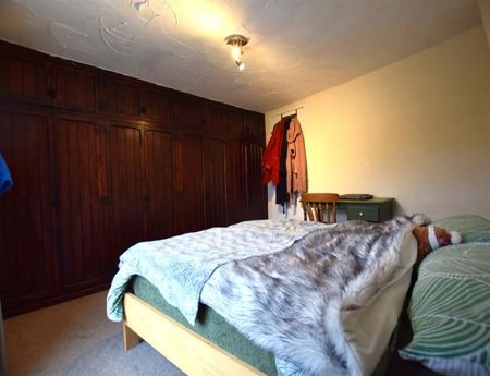 2 Bedroom End Terrace To Let - Photo 5