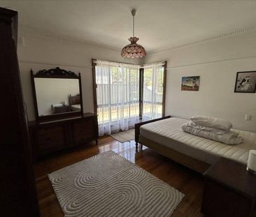Available Now! Furnished 3 Bedroom House - Clean & tidy - Photo 5