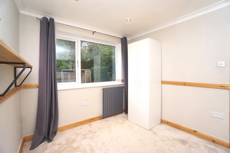 3 bedroom House To Let - Photo 5